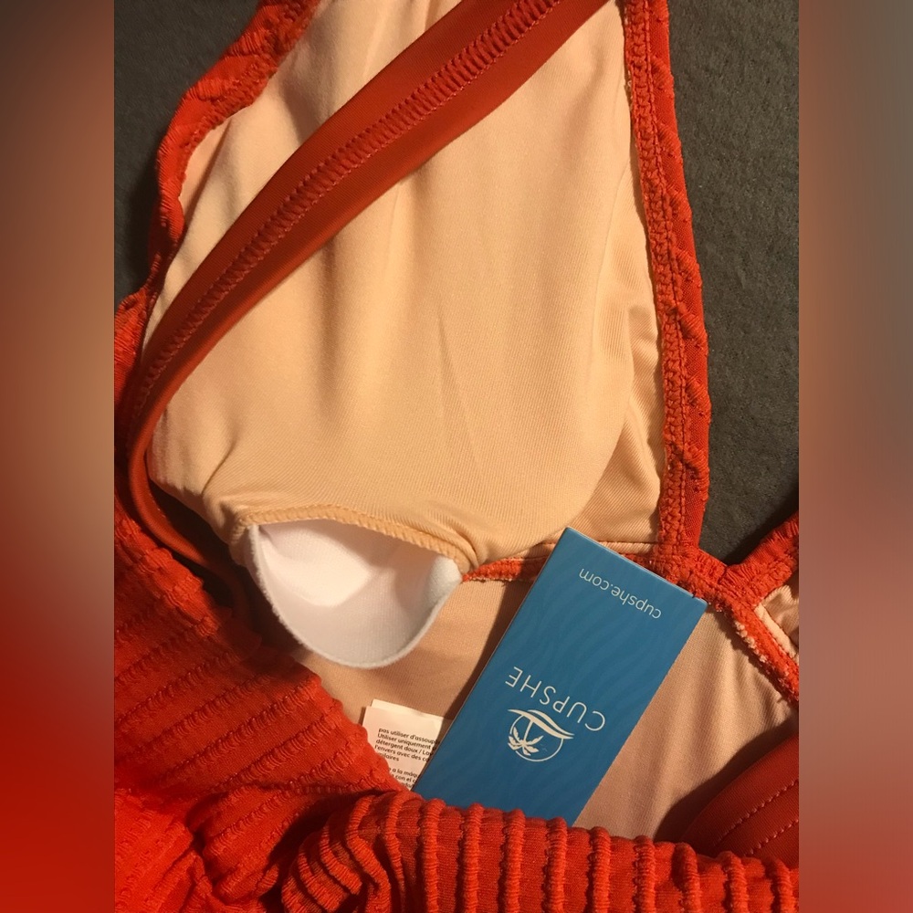 Cupshe Red Ribbed One Piece Swimsuit - Picture 5 of 7